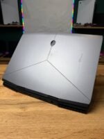DELL ALIENWARE M15 — вид зверху