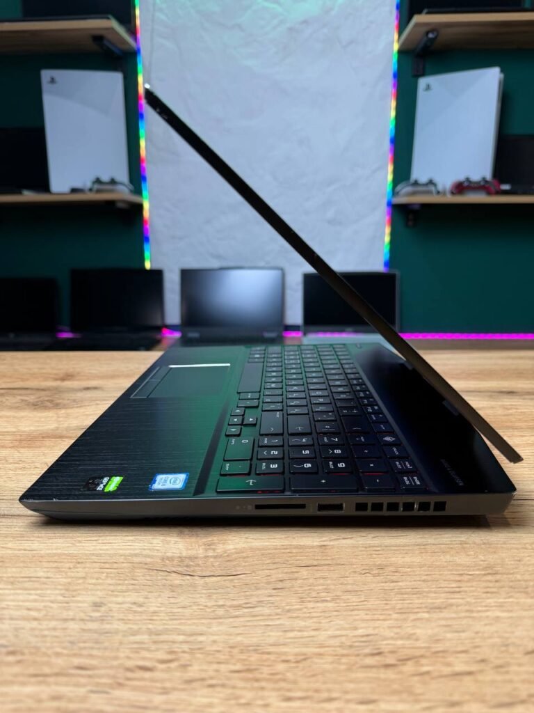 HP OMEN 15 — вигляд з боку