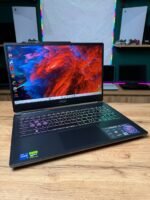 MSI Cyborg 15 A13V — відкритий ноутбук