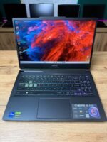 MSI Cyborg 15 A13V — клавіатура та дисплей