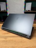 MSI Cyborg 15 A13V — вид зверху