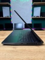 ASUS TUF Gaming A16 — вид збоку