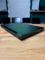 ASUS TUF Gaming A16 — вид справа