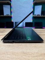 Acer Nitro V15 — вид збоку