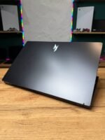 Acer Nitro V15 — вид зверху