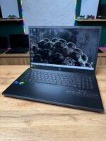 Acer Nitro V15 — клавіатура та тачпад