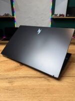 Acer Nitro V15 — вид зверху