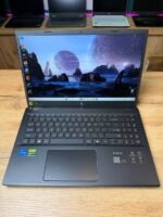 Acer Nitro V15 — клавіатура та дисплей
