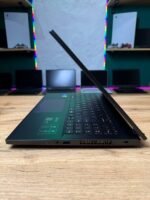 Acer Nitro V15 — вид збоку