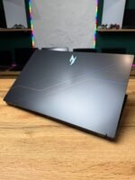 Acer Nitro V15 — вид зверху