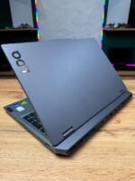 Lenovo LOQ 15IAX9 — вид зверху